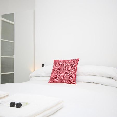Barton Beachside - Stylish Studio Apartment, Double & Single - Central Beach & Promenade Location - Over 21'S, Family Friendly Only, Id Required Blackpool Eksteriør bilde