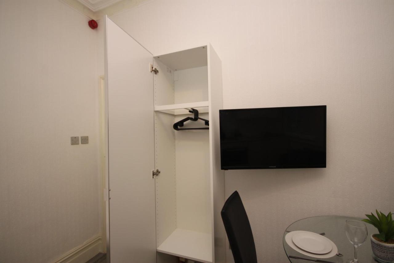 Barton Beachside - Stylish Studio Apartment, Double & Single - Central Beach & Promenade Location - Over 21'S, Family Friendly Only, Id Required Blackpool Eksteriør bilde