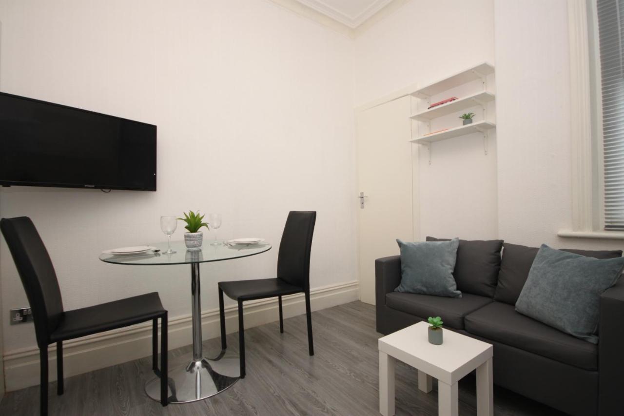 Barton Beachside - Stylish Studio Apartment, Double & Single - Central Beach & Promenade Location - Over 21'S, Family Friendly Only, Id Required Blackpool Eksteriør bilde
