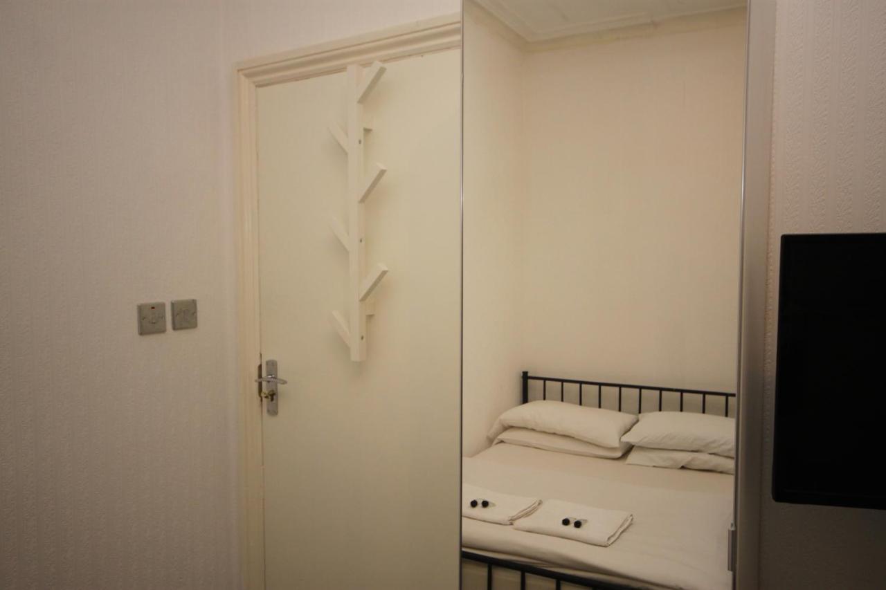 Barton Beachside - Stylish Studio Apartment, Double & Single - Central Beach & Promenade Location - Over 21'S, Family Friendly Only, Id Required Blackpool Eksteriør bilde