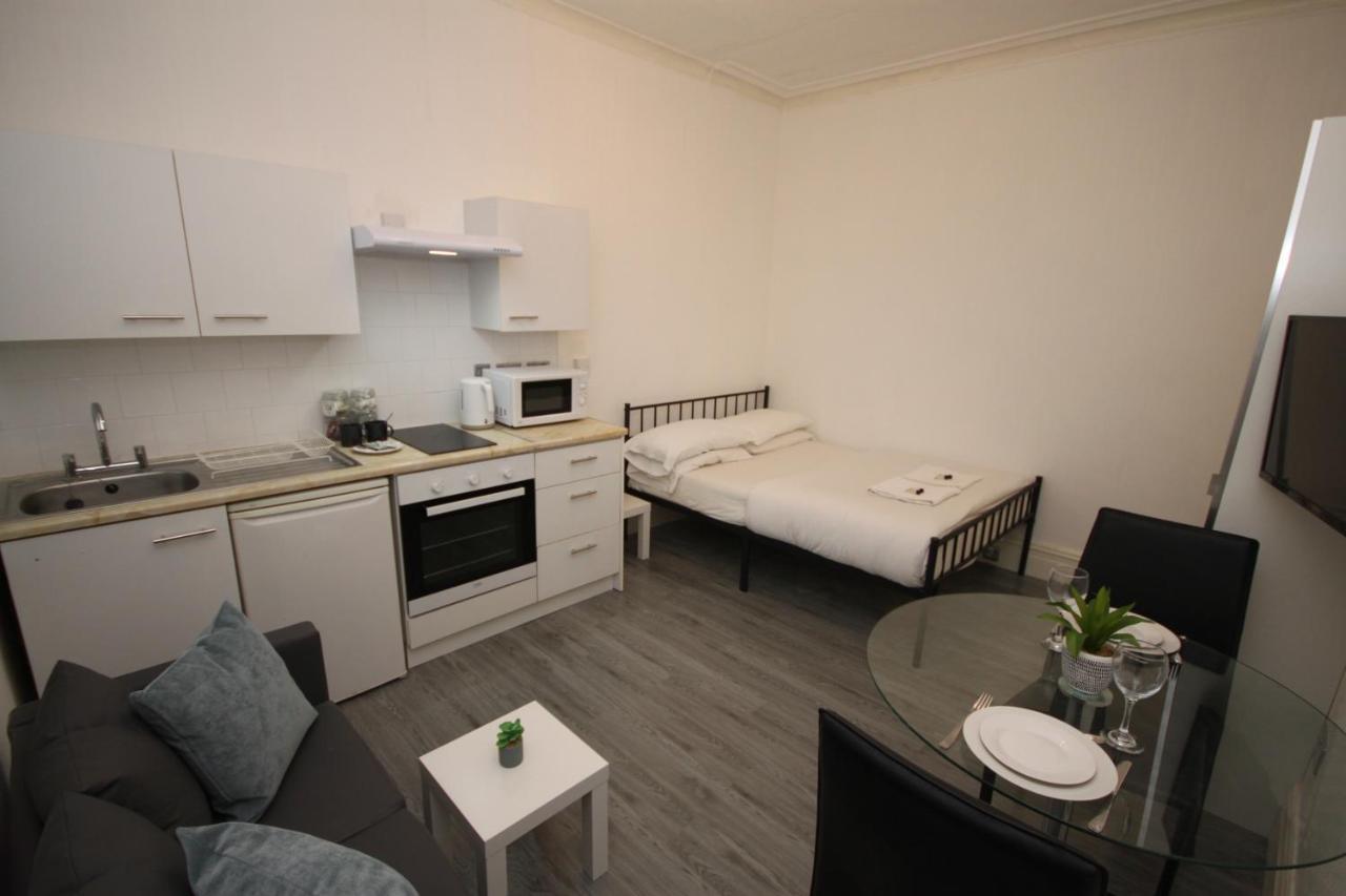 Barton Beachside - Stylish Studio Apartment, Double & Single - Central Beach & Promenade Location - Over 21'S, Family Friendly Only, Id Required Blackpool Eksteriør bilde