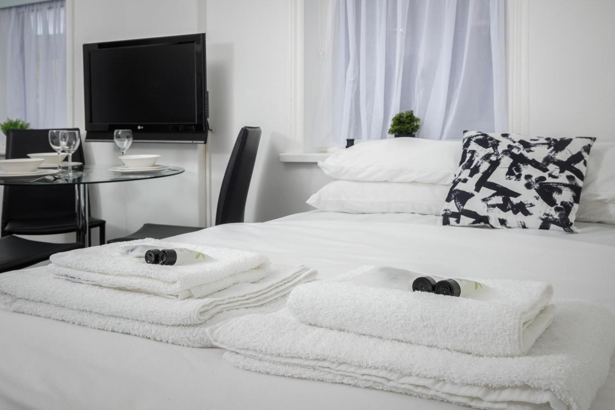 Barton Beachside - Stylish Studio Apartment, Double & Single - Central Beach & Promenade Location - Over 21'S, Family Friendly Only, Id Required Blackpool Eksteriør bilde
