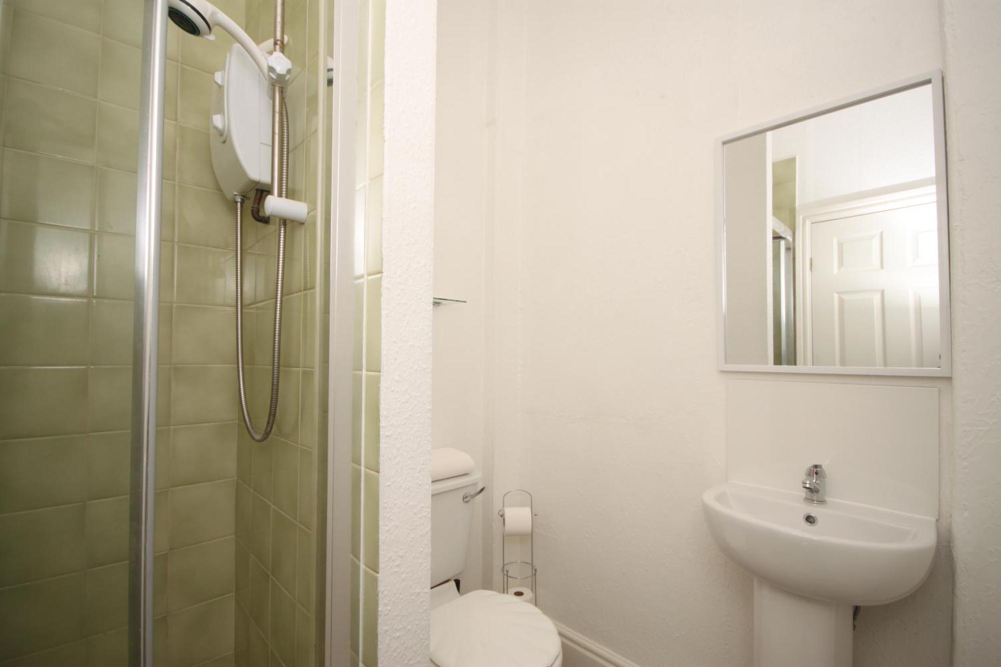 Barton Beachside - Stylish Studio Apartment, Double & Single - Central Beach & Promenade Location - Over 21'S, Family Friendly Only, Id Required Blackpool Rom bilde