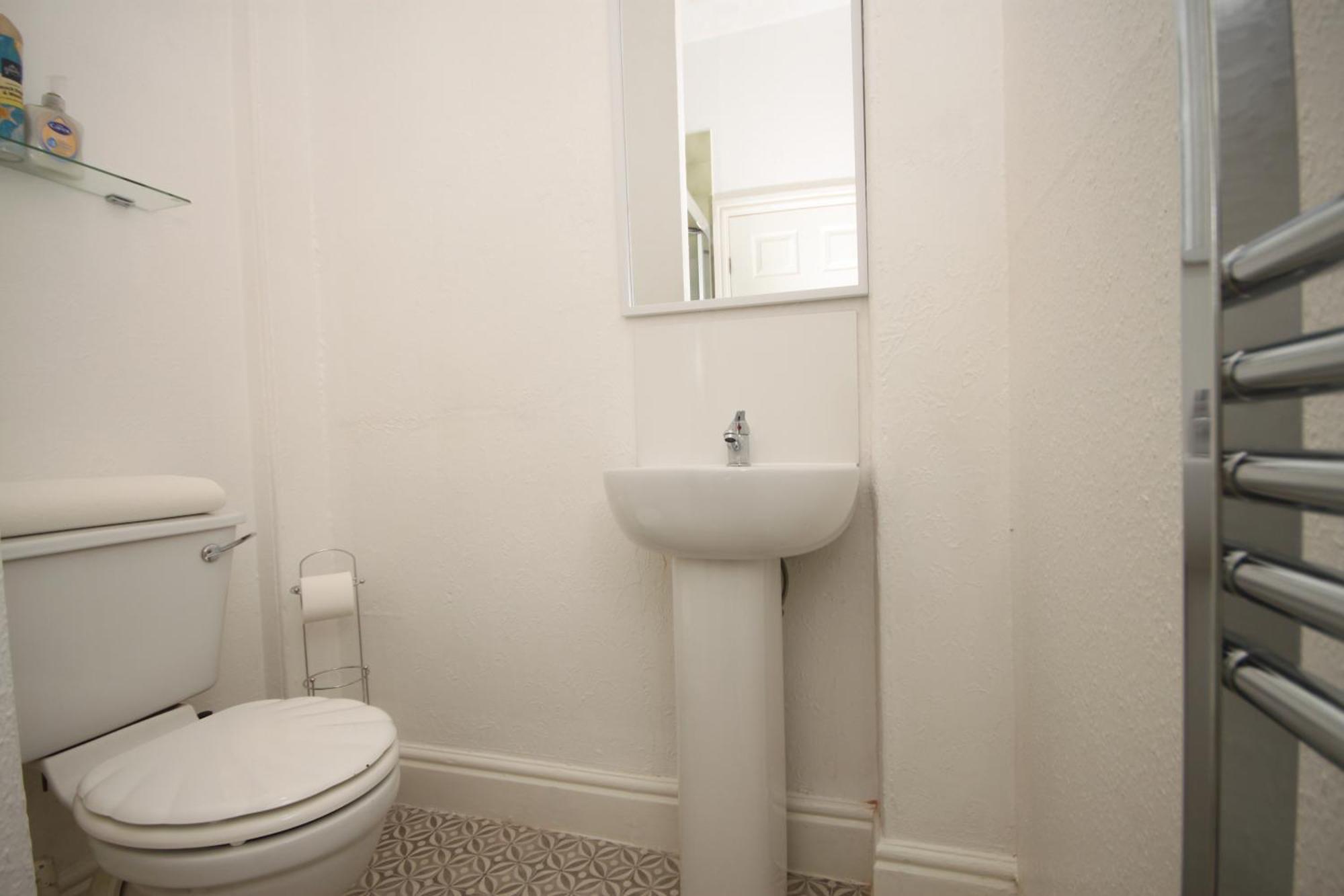 Barton Beachside - Stylish Studio Apartment, Double & Single - Central Beach & Promenade Location - Over 21'S, Family Friendly Only, Id Required Blackpool Rom bilde