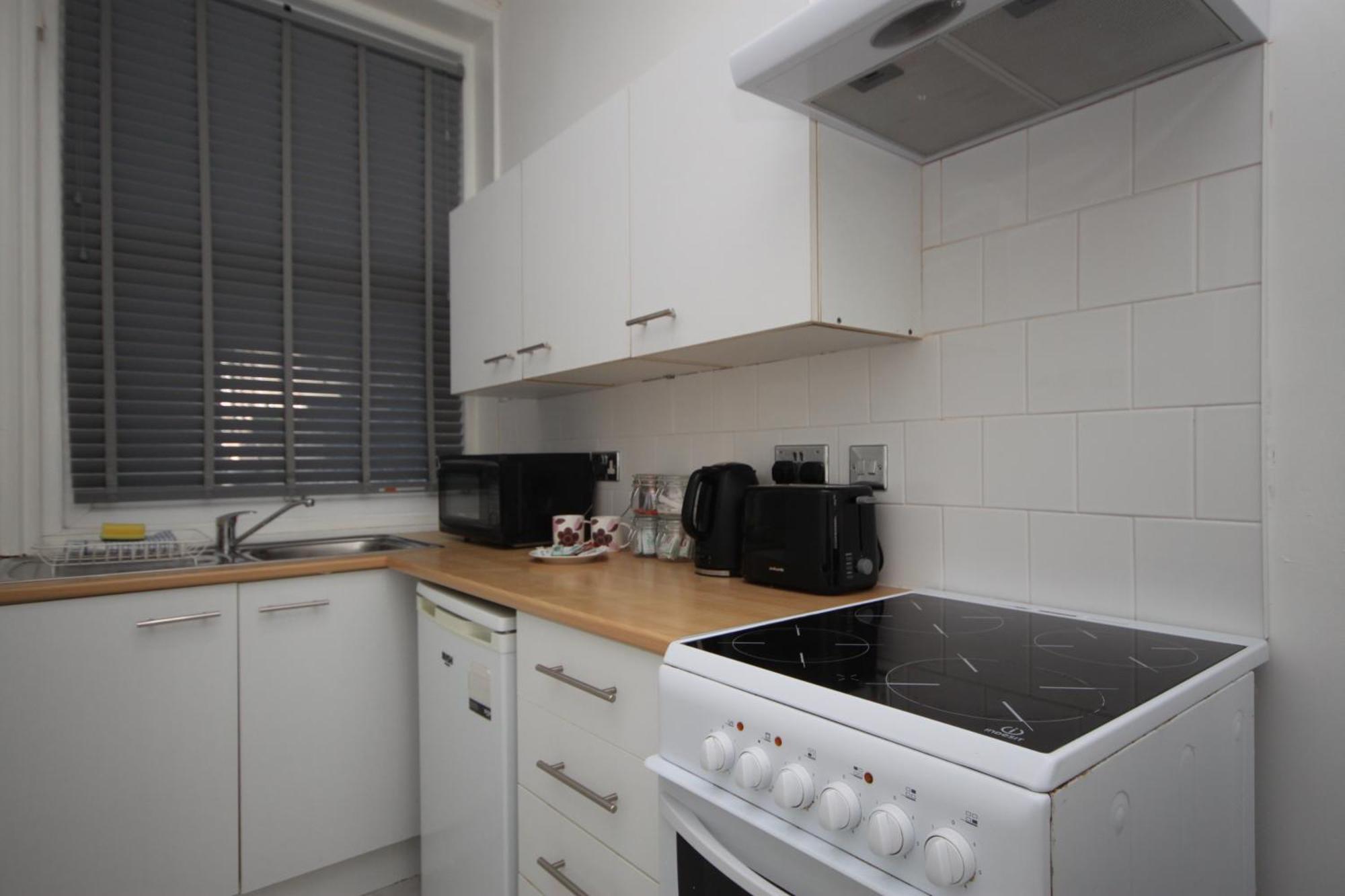 Barton Beachside - Stylish Studio Apartment, Double & Single - Central Beach & Promenade Location - Over 21'S, Family Friendly Only, Id Required Blackpool Rom bilde
