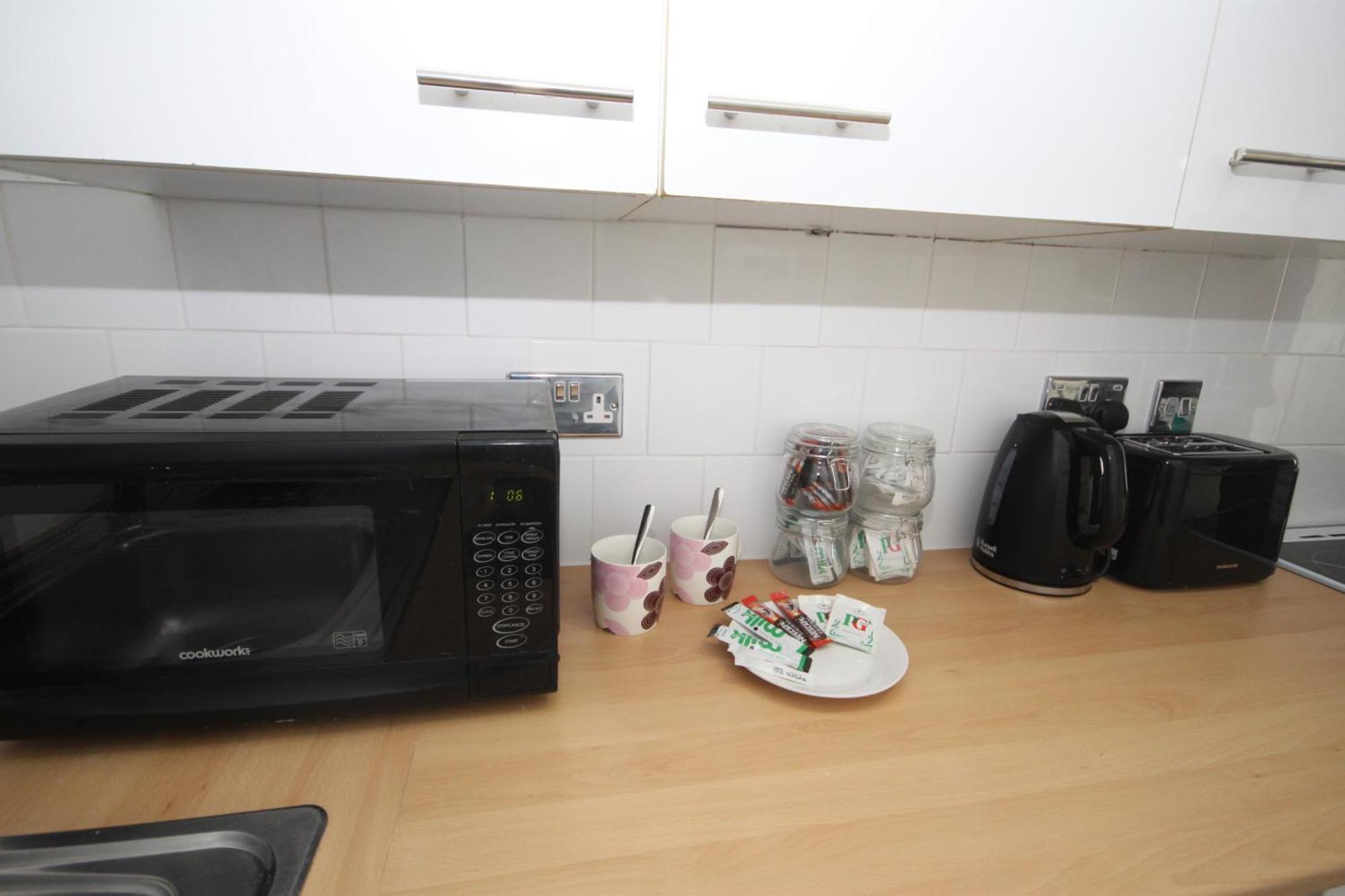 Barton Beachside - Stylish Studio Apartment, Double & Single - Central Beach & Promenade Location - Over 21'S, Family Friendly Only, Id Required Blackpool Eksteriør bilde