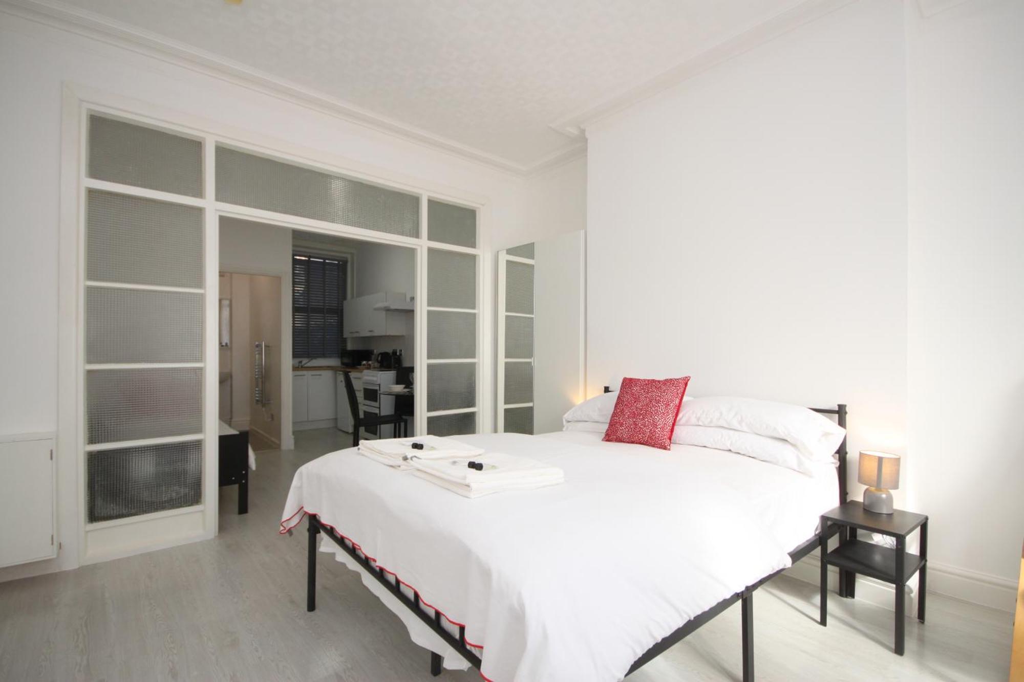 Barton Beachside - Stylish Studio Apartment, Double & Single - Central Beach & Promenade Location - Over 21'S, Family Friendly Only, Id Required Blackpool Eksteriør bilde