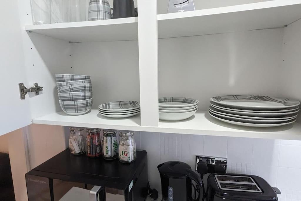 Barton Beachside - Stylish Studio Apartment, Double & Single - Central Beach & Promenade Location - Over 21'S, Family Friendly Only, Id Required Blackpool Eksteriør bilde