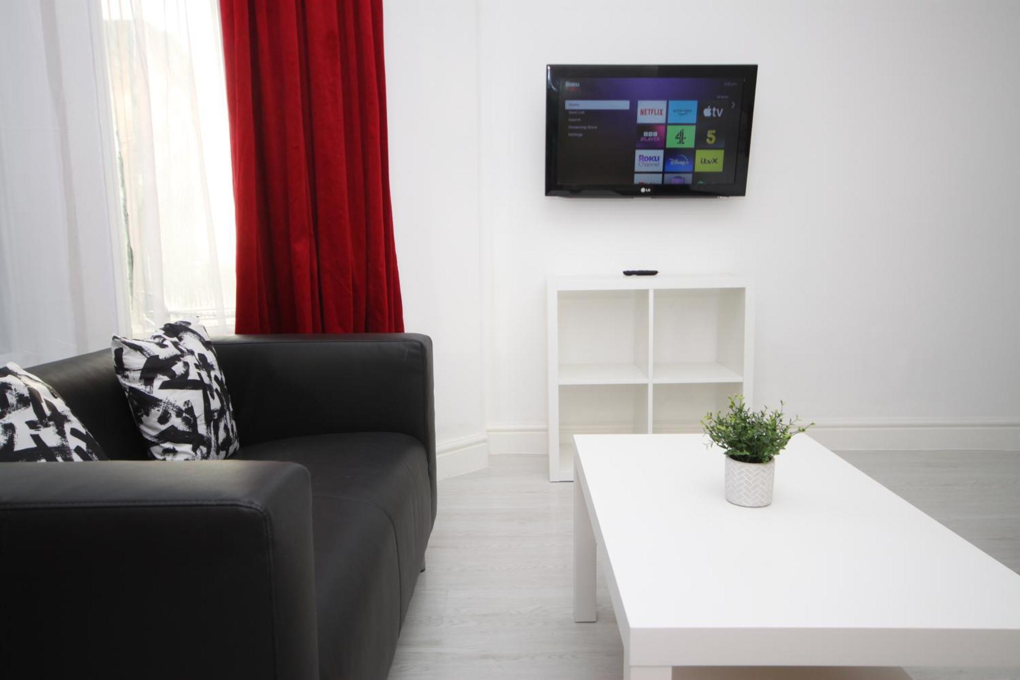 Barton Beachside - Stylish Studio Apartment, Double & Single - Central Beach & Promenade Location - Over 21'S, Family Friendly Only, Id Required Blackpool Rom bilde
