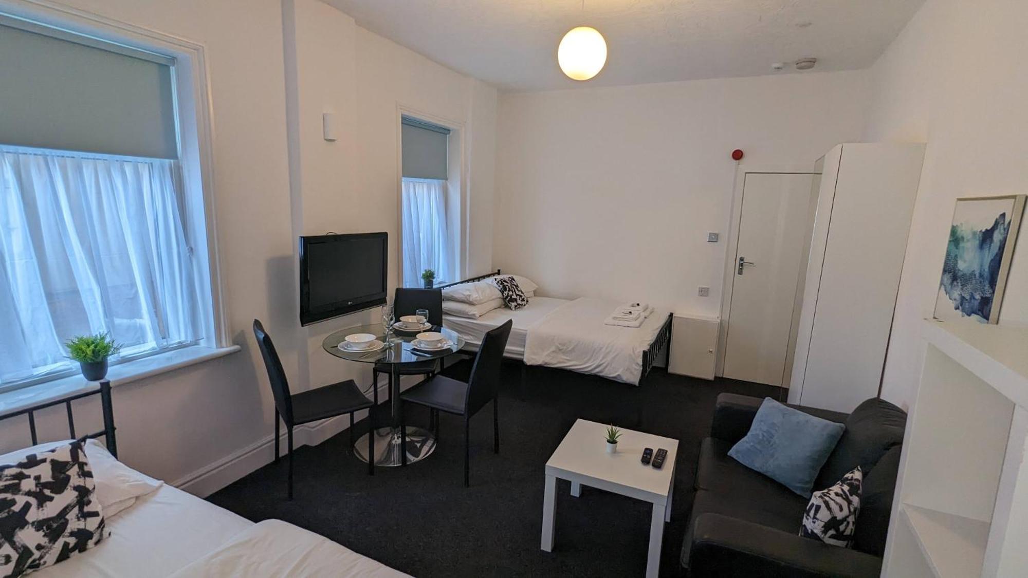 Barton Beachside - Stylish Studio Apartment, Double & Single - Central Beach & Promenade Location - Over 21'S, Family Friendly Only, Id Required Blackpool Eksteriør bilde