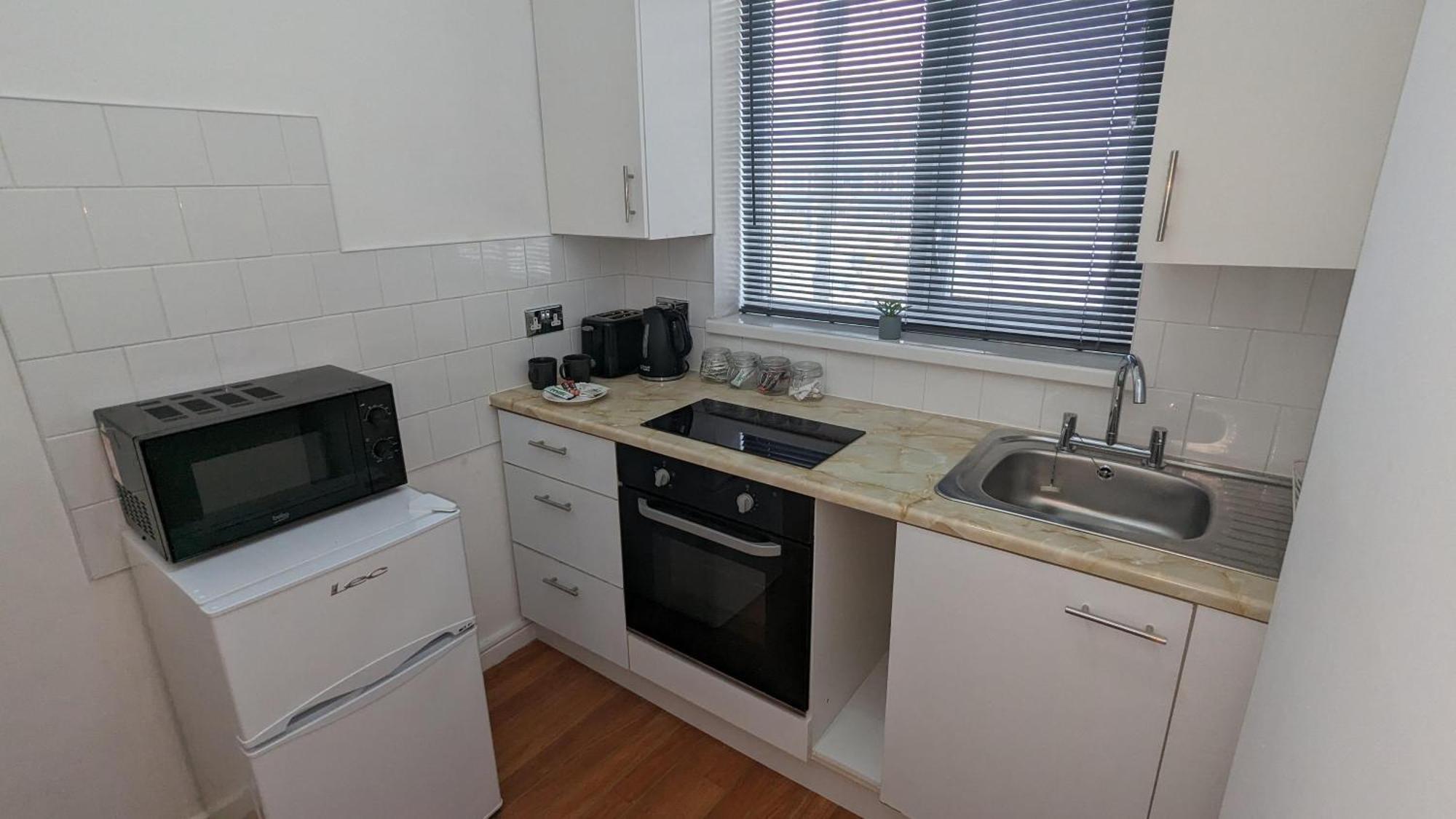 Barton Beachside - Stylish Studio Apartment, Double & Single - Central Beach & Promenade Location - Over 21'S, Family Friendly Only, Id Required Blackpool Eksteriør bilde